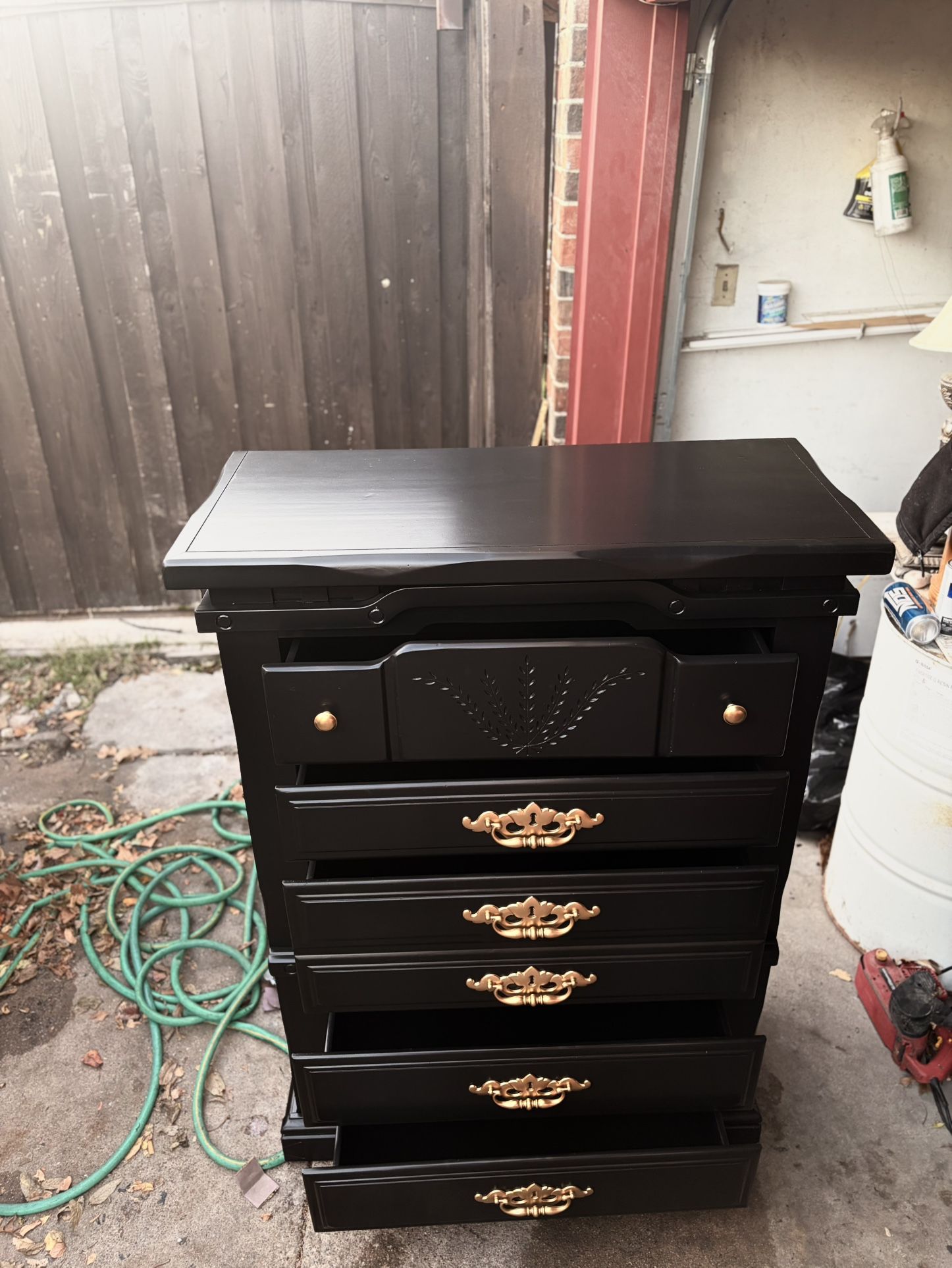 Bremmer black dresser