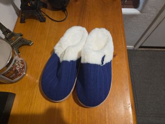 NEW Women's slippers