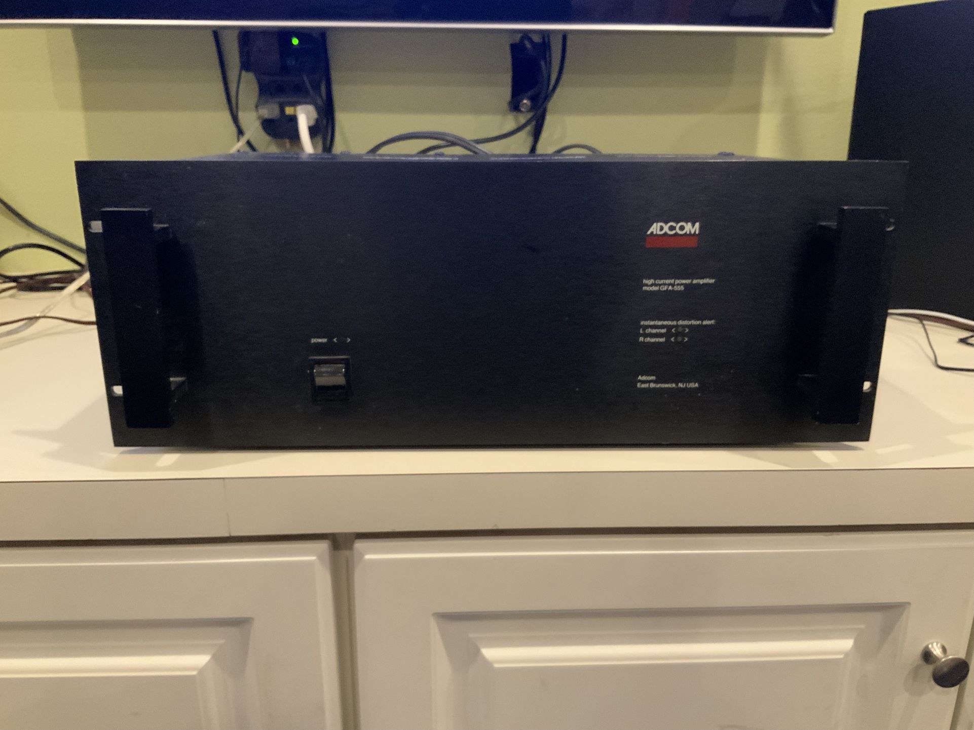 Adcom GFA-555 Stereo Power Amplifier Tested And Works