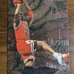 1996-97 Fleer Metal #241 MICHAEL JORDAN ‘Metal Shredders’ Iconic Set Rare NM+