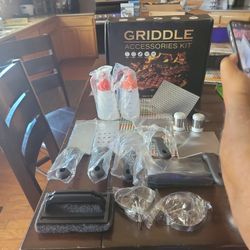 Griddle accessory kit