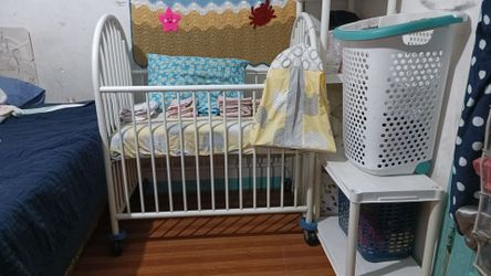 Used rolling crib