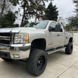 2007 Chevrolet Silverado 2500HD // 14,500 OBO 