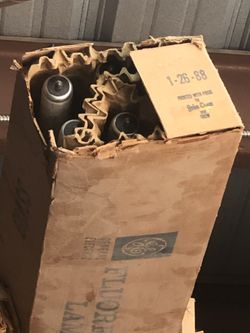 8’. Fluorescent shop lights