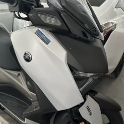2024 Yamaha Xmax 300
