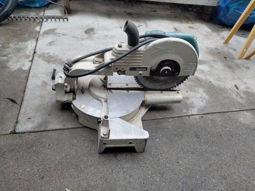 Table Saw Makita