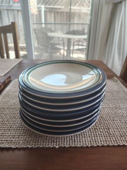 (8) 8" Pfaltzgraff plates