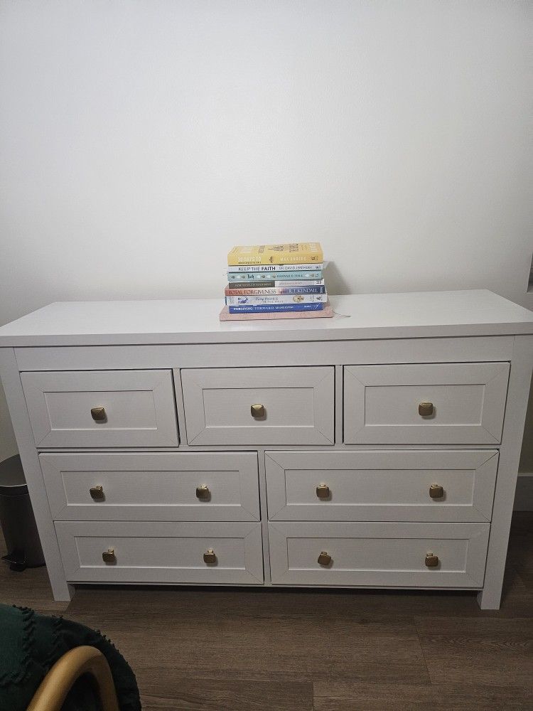 44 Inch Dresser Prefect For Small Space Or As Accent Furniture 
