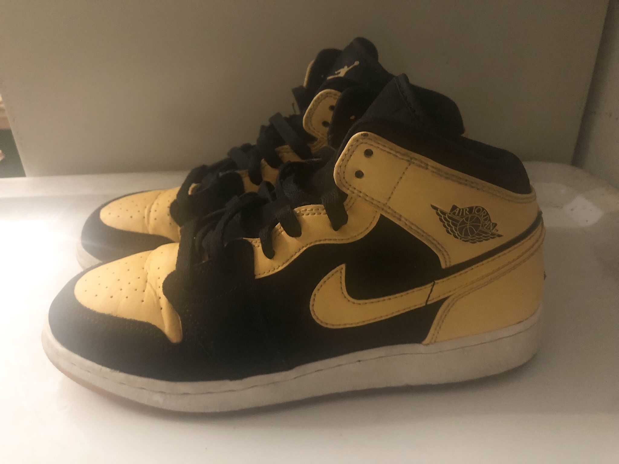 Jordan 1 Retro Mid