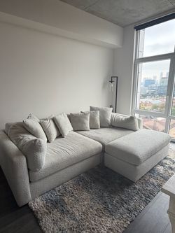 Light Grey Oversized Sectional Sofa+ Ottoman