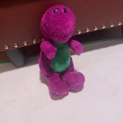 Vintage 1992 barney plush doll 