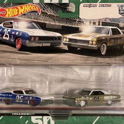 Hot Wheels Premium Car Culture 2-Pack '69 Torino Talladega & '66 Chevelle -1:64-