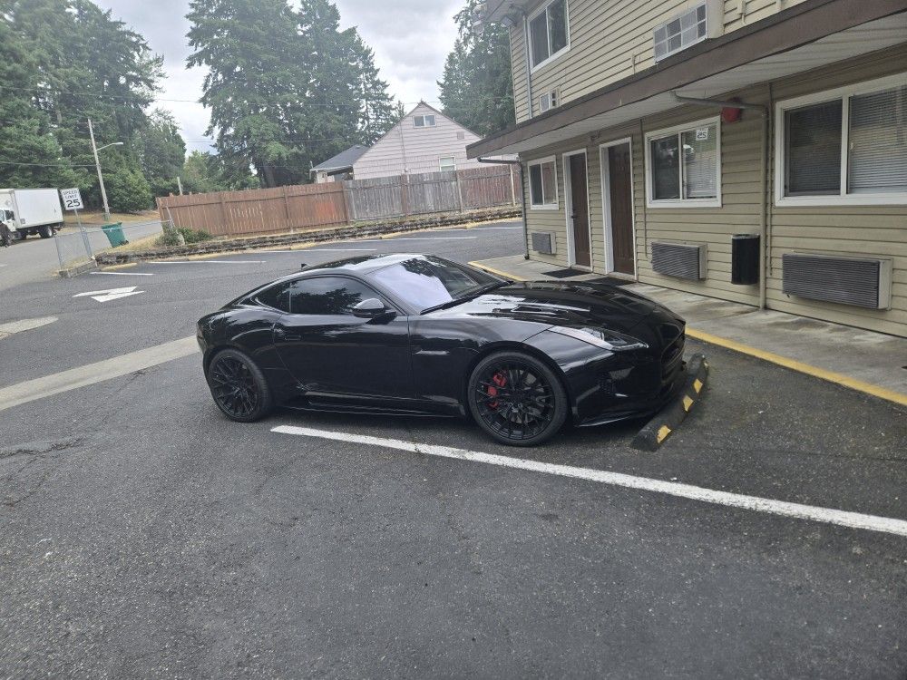 2017 Jaguar Ftype 650 HP Lots Of Extras.