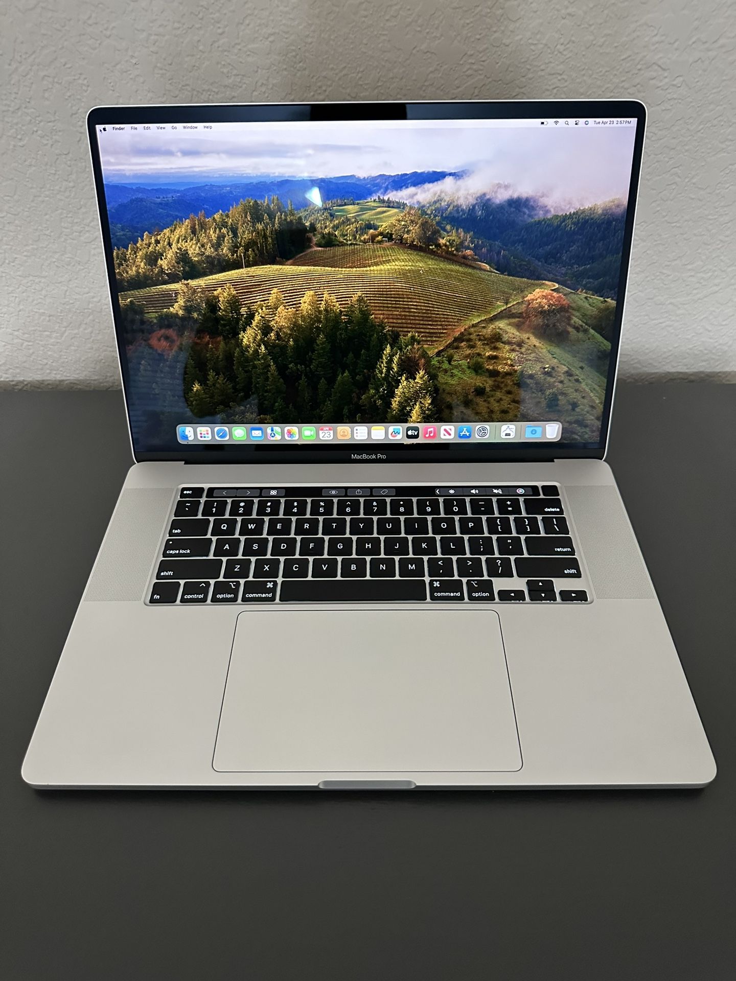 16” MacBook Pro 2019 2.3GHz i9 32gb 1TB SSD Sonoma OS