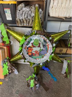 Shrek 3-d piñatas