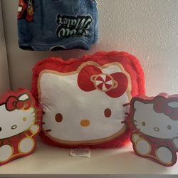 Hello Kitty Pillow And Decor 