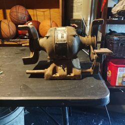 Milwaukee Bench Grinder 