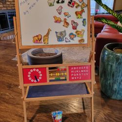 Kids' Art Easel 