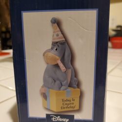 Disney Showcase Pooh Eeyore Brirthday Figurine