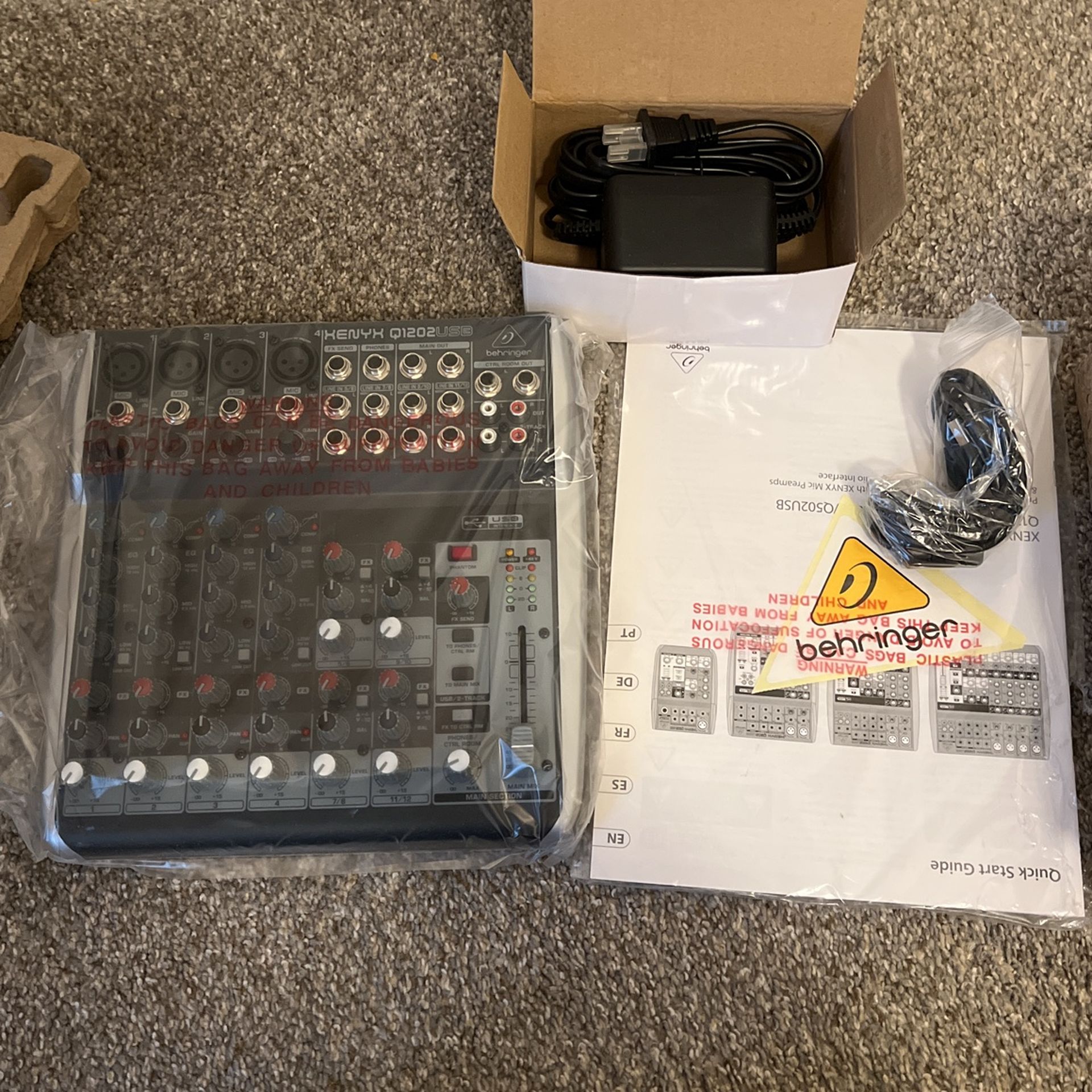 Behringer Xenyx Q1202USB