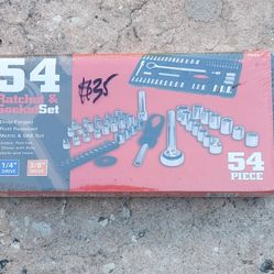 Ratchet & Socket Set 