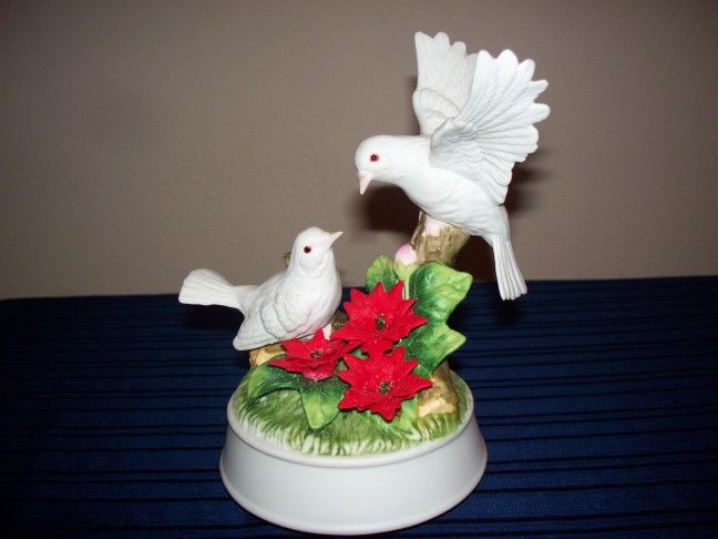 Musical Revolving Doves Statue - Plays White Christmas