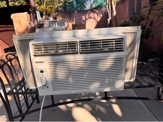 Window air conditioner A/C