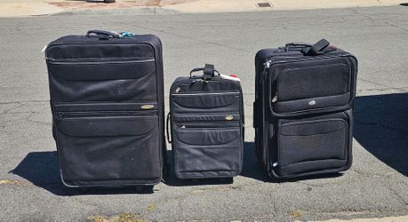 Set of 3 suitcases