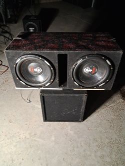 BOSS 12" SUBS 2300 WATTS IN PORTED BOX