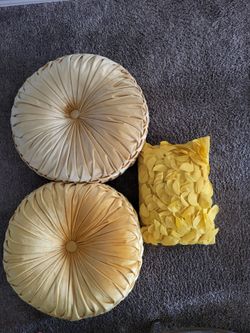 Gold/Yellow Pillows