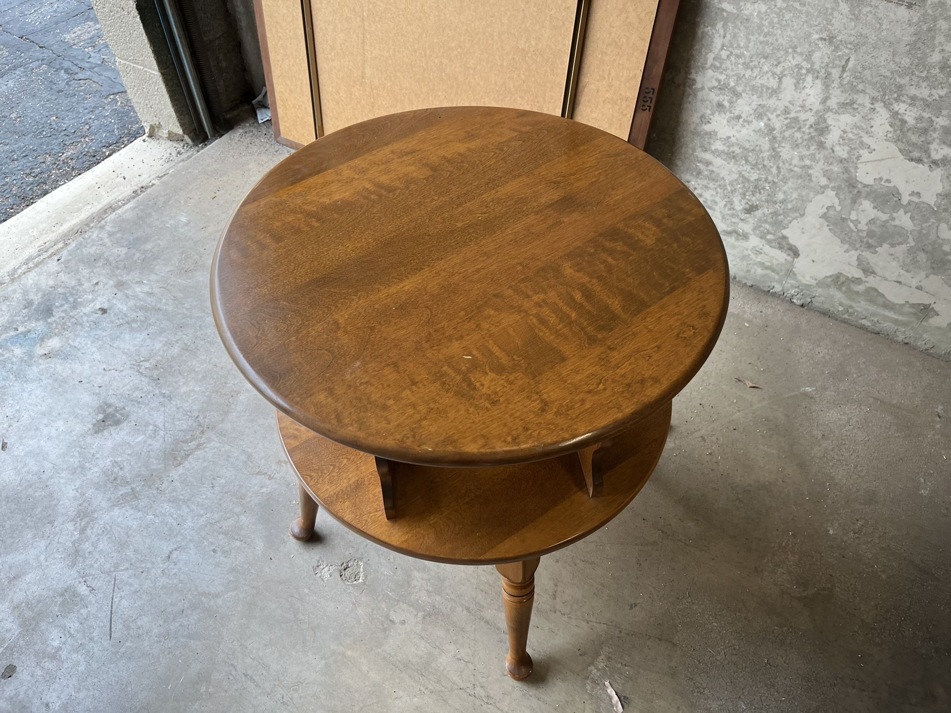 Round Swivel Table