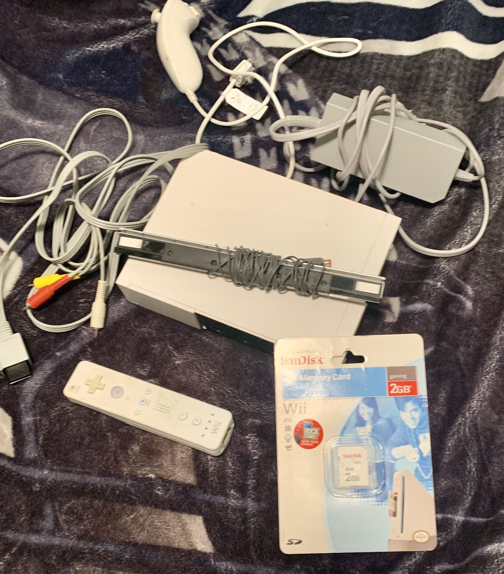 2 Controller Wii System + Wii SD Card