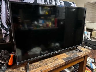 32” Hisense Smart TV – Excellent Condition