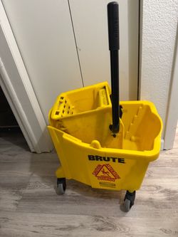 Rubbermaid Brute Industrial Mop Bucket