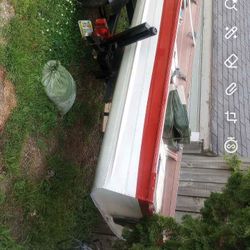 Good Working Fishing Boat Come With 4cly Motor I Have  Tittles For Both  