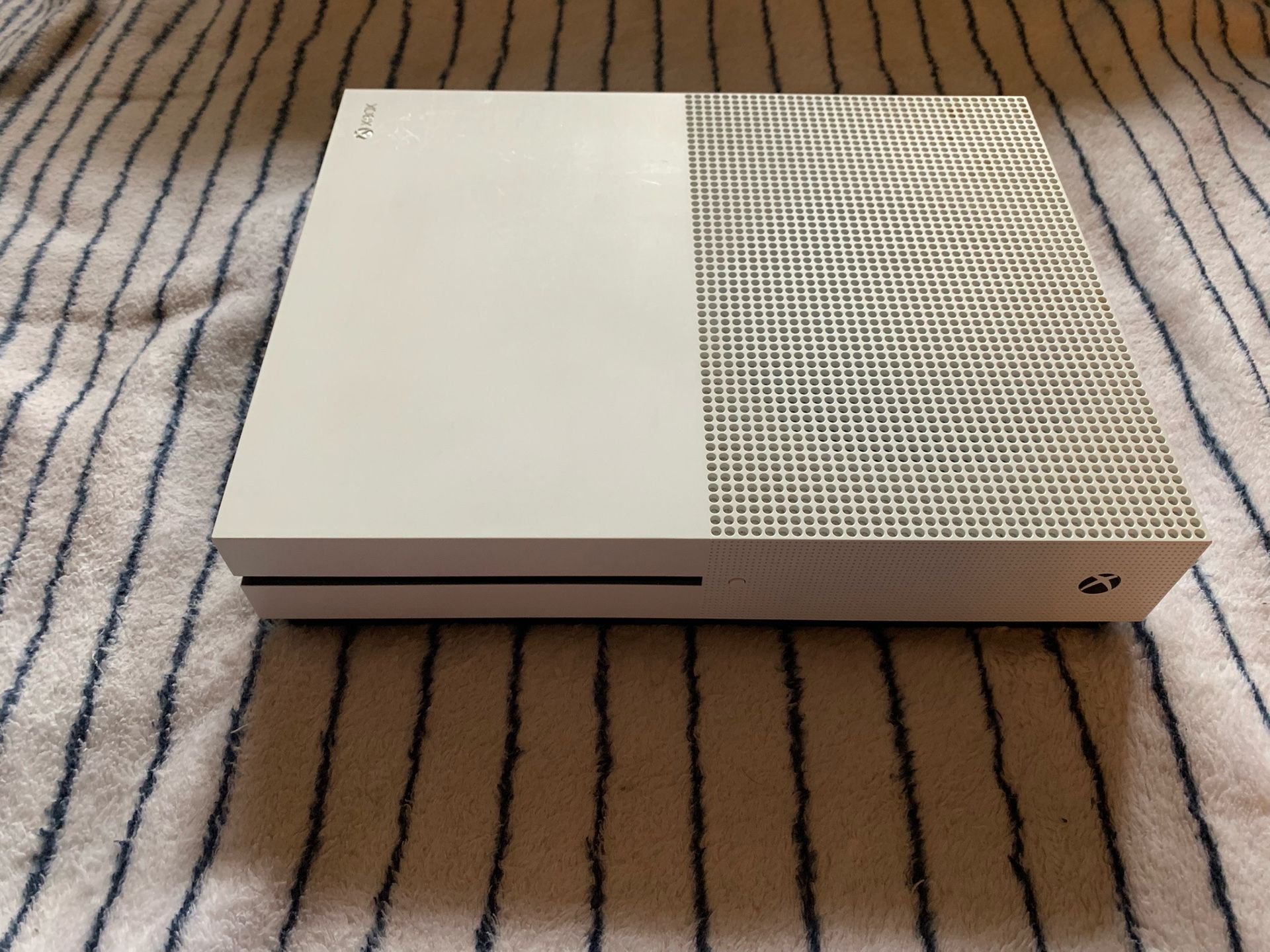 XBOX ONE S