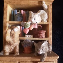 Cats -Pet Tales Music  Box 