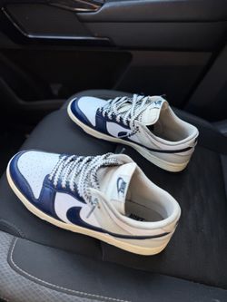 nike dunks navy blue and white size 9 mens