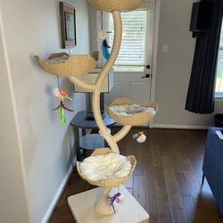Mau Luxury Cat Tower