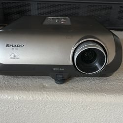 Projector For Movies Or Power Points With Remote And Case