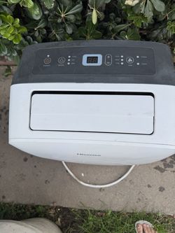Hisense 8000 BTU DOE 115-Volt Vented Medium Room Smart Portable Air Conditioner