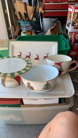 Christmas  Deer Platter Has Stress Cracks, Wilson Sonoma Nutcracker Bowl Wilson Sonoma Cake Dish Vietri Picture Vietri