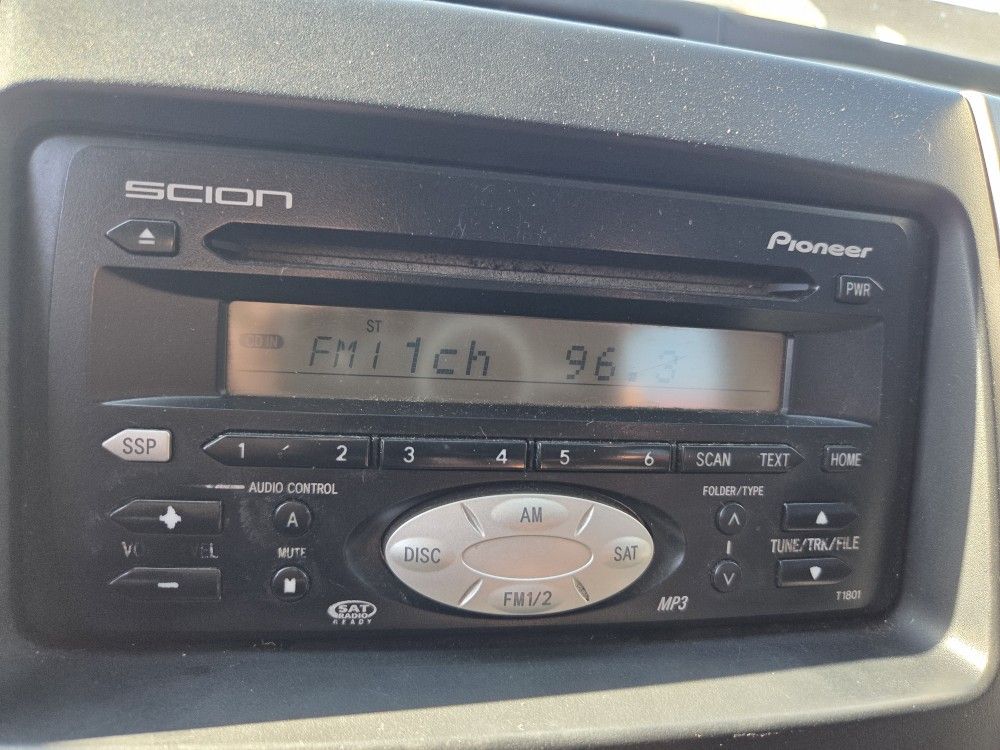 vendo esterio pioneer de toyota scion xb $50