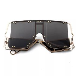 Luxurious Square Sunglasses (Black)