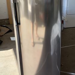Mini Fridge And Freeze r New   LG
