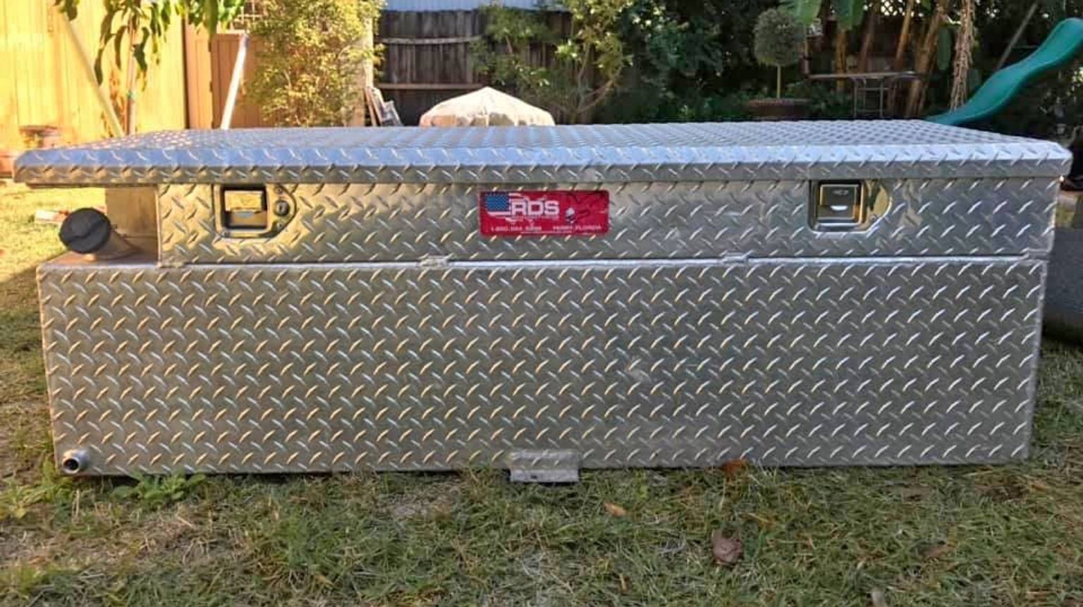 RDS 71786 60 gallon auxiliary tank / toolbox combo with key