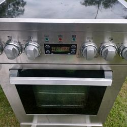 Apartment Size Stainless Electric Stove Like Brand New 6 Months Warranty