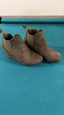 Suede Ankle Boots (Olive Green)