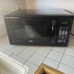 Oster 1.1 Microwave 1100 Watts 
