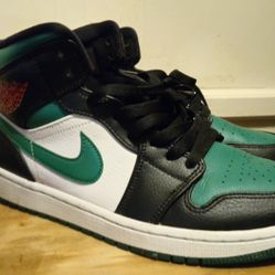Jordan 1 Mid Green Toe

Size 9